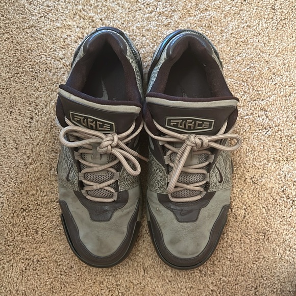 Nike Shoes - Picture 2 of 4